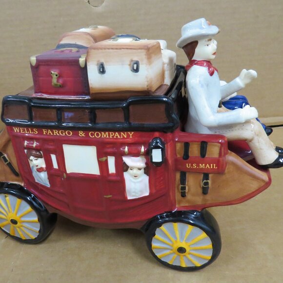 2011 Wells Fargo Ceramic Stagecoach Cookie Jar NOS IOB - Picture 1 of 16